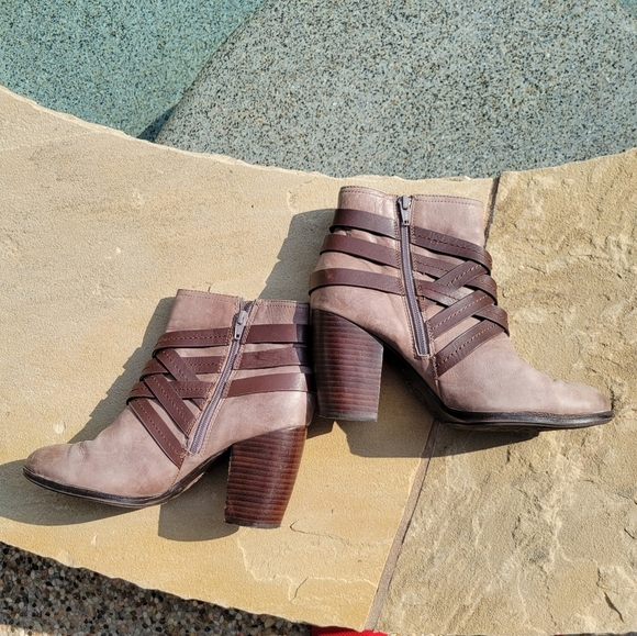 Sofft ARMINDA BOOTIE  Strappy Ankle Bootie  Leather Block heel  9M - Picture 4 of 11